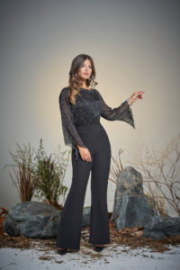 blusa nera pantalone palazzo nero